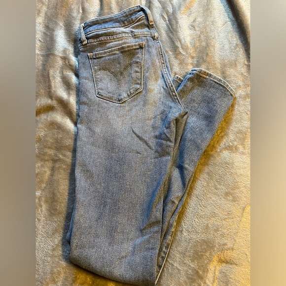 Blue Levi’s - Picture 4 of 4